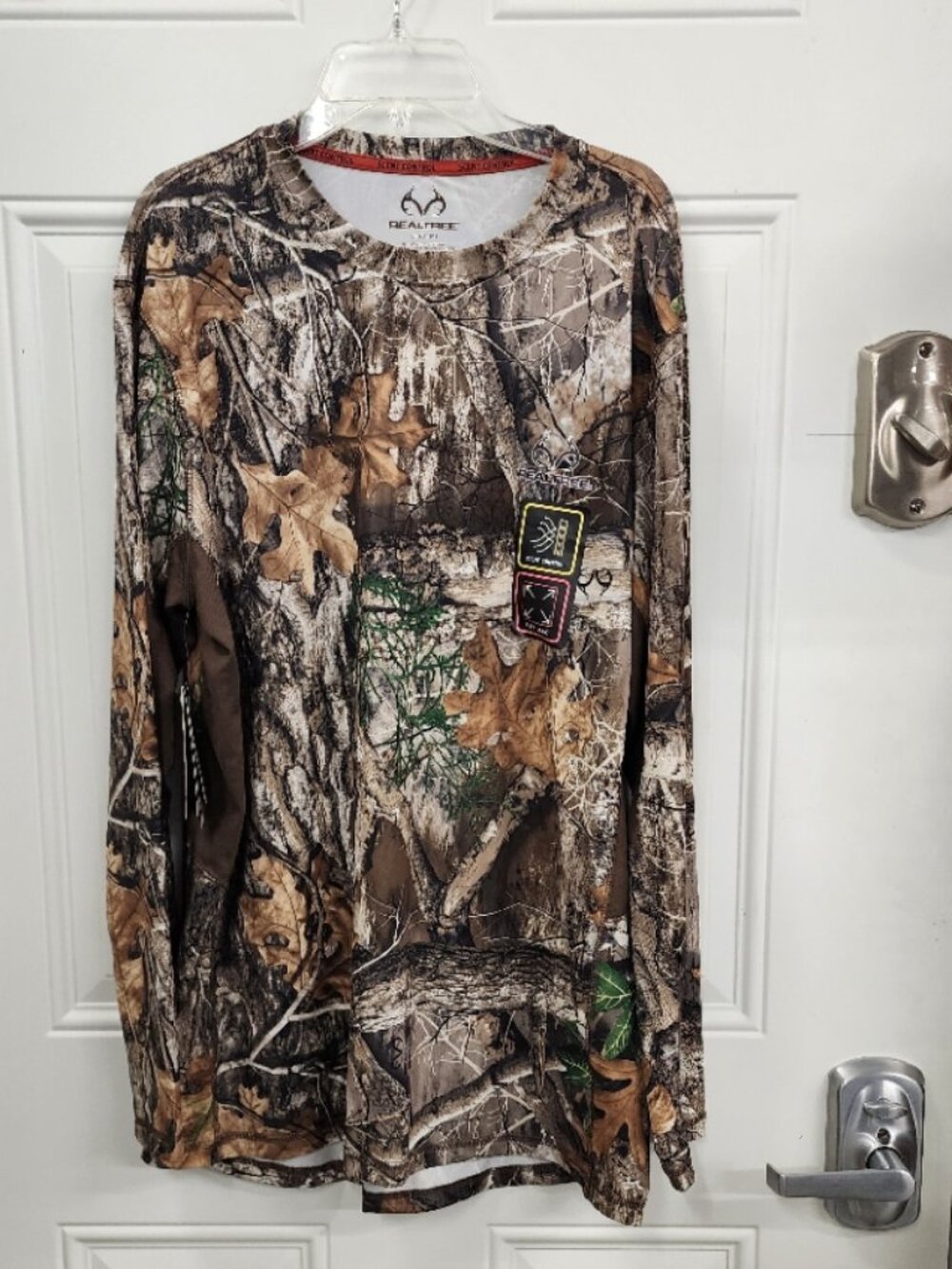 New Realtree Long Sleeve Performance Tee - Camo Print - Size Large 42-44